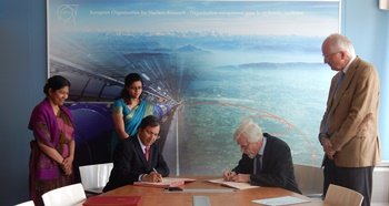Sri Lanka‘s Permanent Representative to the UN in Geneva Ambassador Ravinatha Aryasinha and the Director General of CERN, Mr. Rolf-Dieter Heurer, signed an “Expression of Interest’ (EOI) Agreement to begin cooperation between CERN and the scientific community in Sri Lanka, on Thursday, 25 June 2015 at the CERN Headquarters in Geneva. Dr. Rüdiger Voss, Head of International Relations CERN, Mrs. Samantha Jayasuriya, Deputy Permanent Representative and Ms. Dilini Gunasekera, Second Secretary of the Sri Lanka Permanent Mission, were associated in the ceremony.
