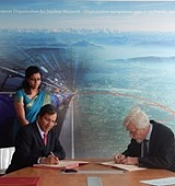 Sri Lanka‘s Permanent Representative to the UN in Geneva Ambassador Ravinatha Aryasinha and the Director General of CERN, Mr. Rolf-Dieter Heurer,  signed an “Expression of Interest’ (EOI) Agreement to begin cooperation between CERN and the scientific community in Sri Lanka, on Thursday, 25 June 2015 at the CERN Headquarters in Geneva. Dr. Rüdiger Voss, Head of International Relations CERN, Mrs. Samantha Jayasuriya, Deputy Permanent Representative and Ms. Dilini Gunasekera, Second Secretary of the Sri Lanka Permanent Mission, were associated in the ceremony.